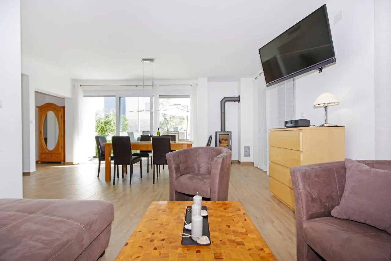 Apartment Laura Privlaka  Croatia
