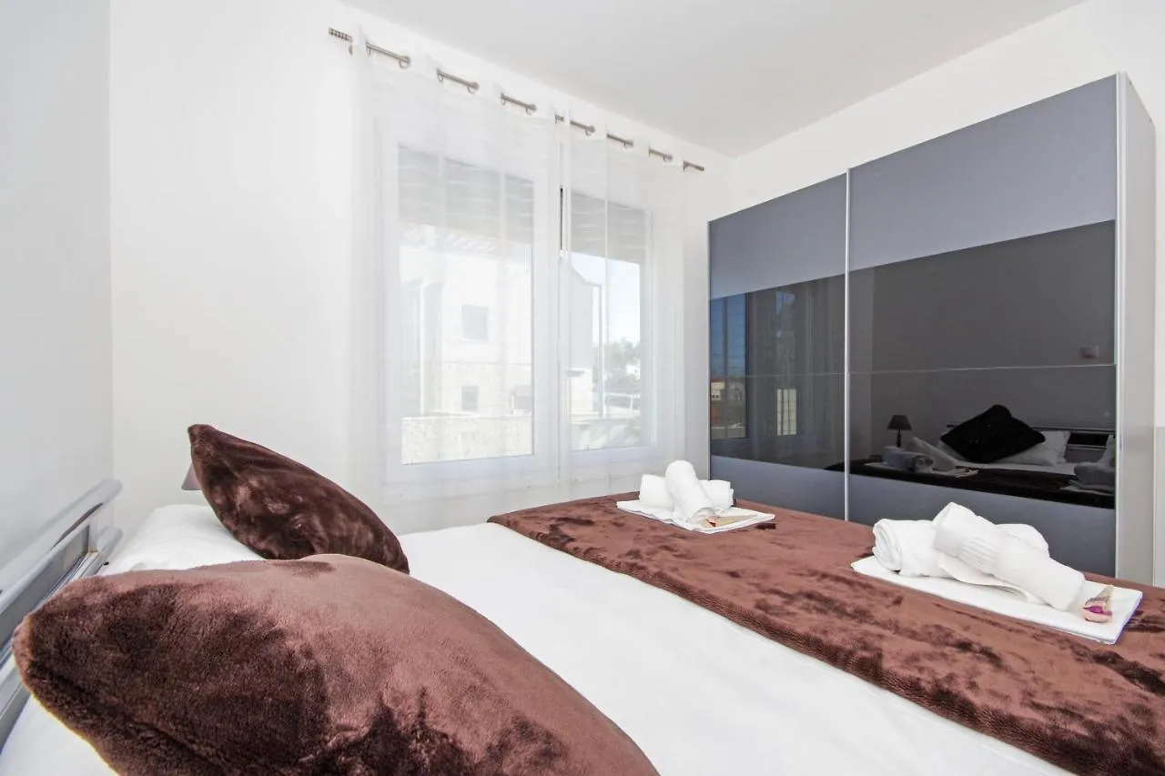 Apartment Laura Privlaka  0*, Privlaka (Zadar) Croatia