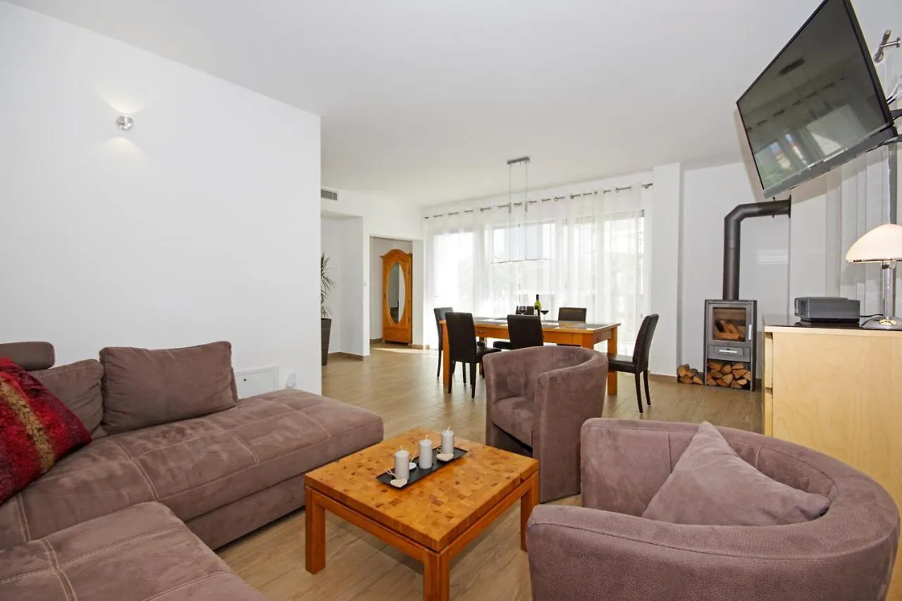 Apartment Laura Privlaka  Croatia