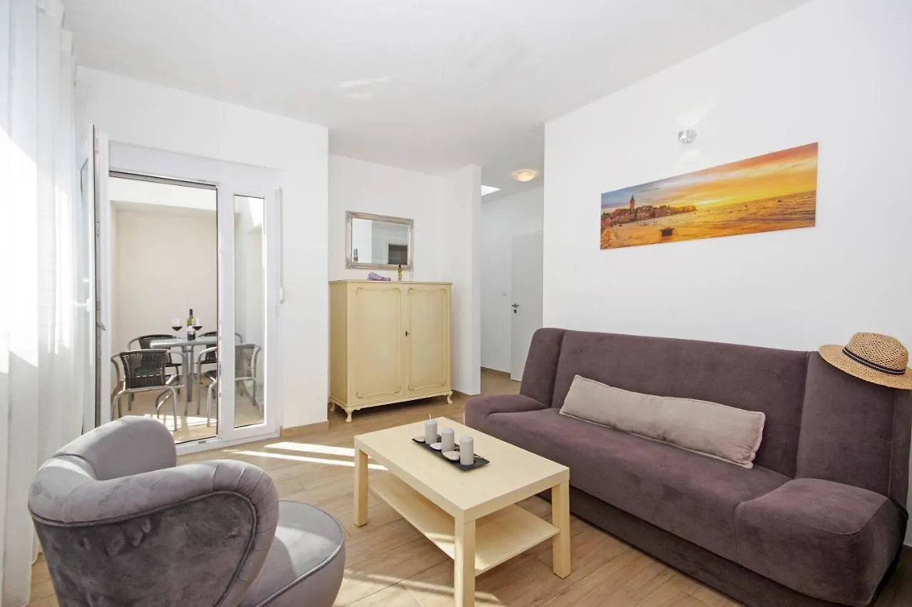 Apartment Laura Privlaka