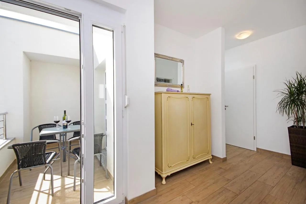 Apartment Laura Privlaka   Privlaka (Zadar)